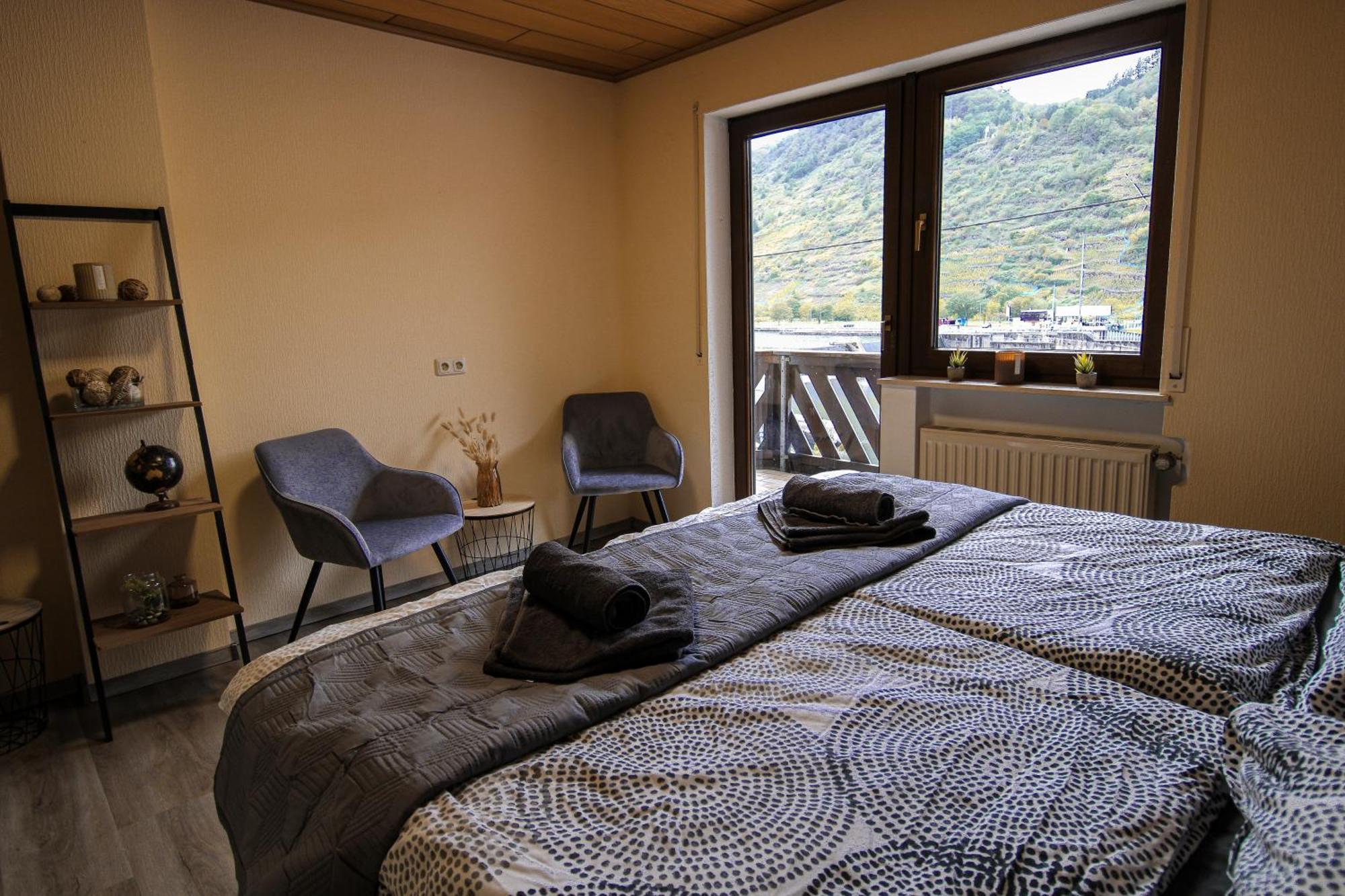 Stilvolle Wellness-Ferienwohnung In Neef Whirlpool, Sauna, Grill, Fitness, Billard & Moselblick Екстериор снимка