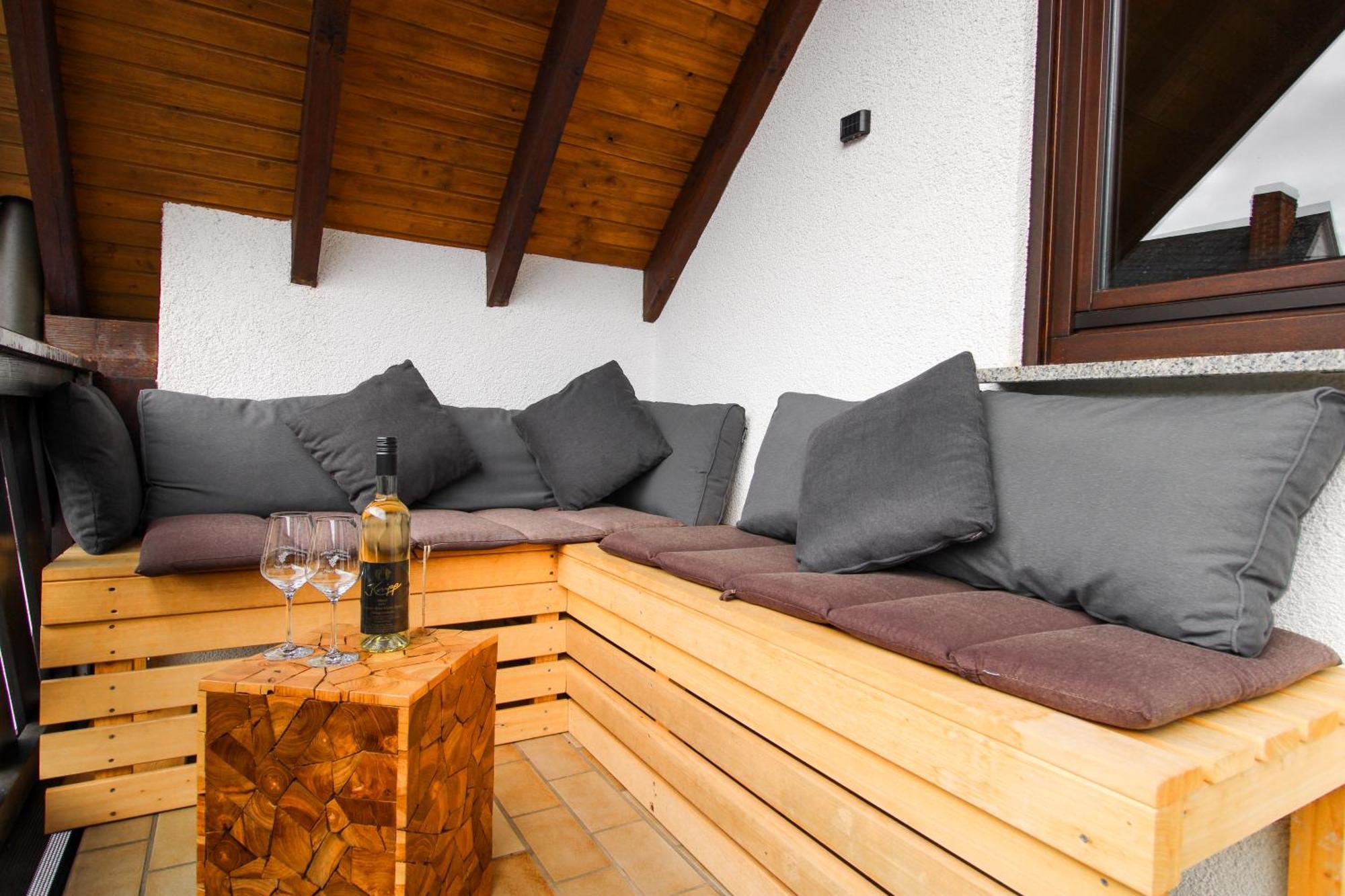Stilvolle Wellness-Ferienwohnung In Neef Whirlpool, Sauna, Grill, Fitness, Billard & Moselblick Екстериор снимка